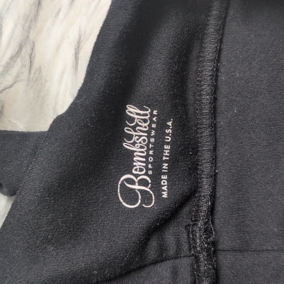 Bombshell Sportswear Twisted Sports Bra Medium Black - Picture 8 of 8